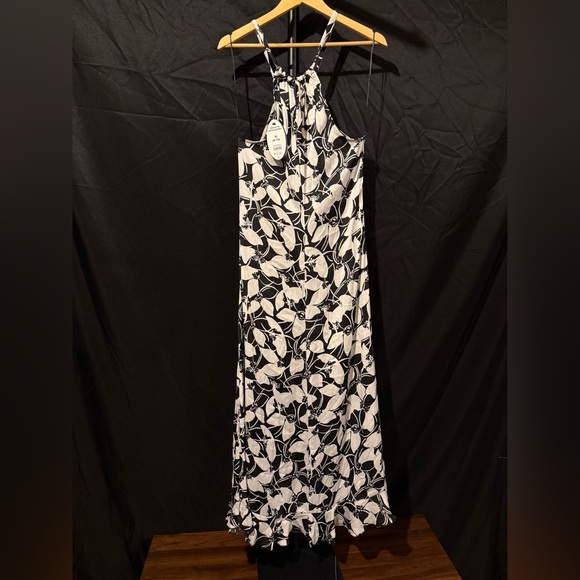 Scoop Halter Ruched‎ Black and White Floral Maxi Dress size Medium 8/10 - Picture 3 of 4
